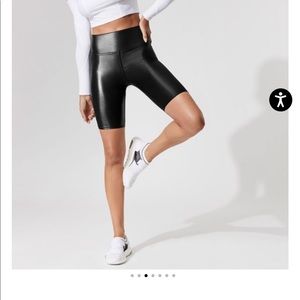 NWT Carbon38 High Rise Tamara Shine Short - Small